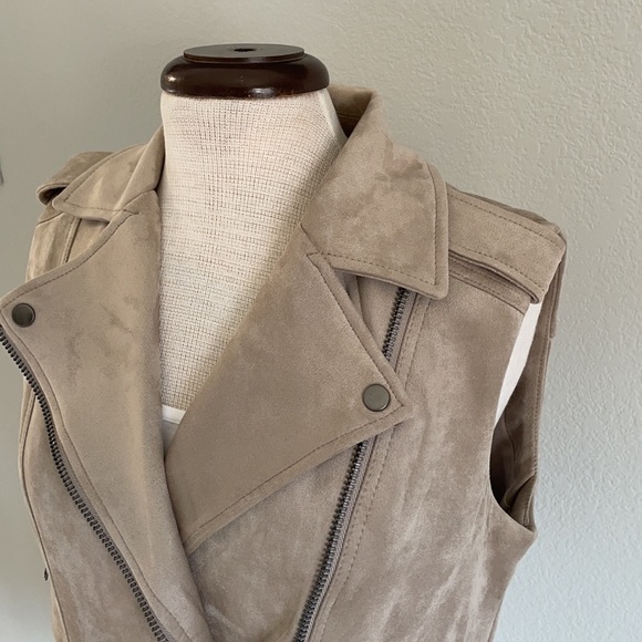 Philosophy Faux Leather Vest - Picture 2 of 6